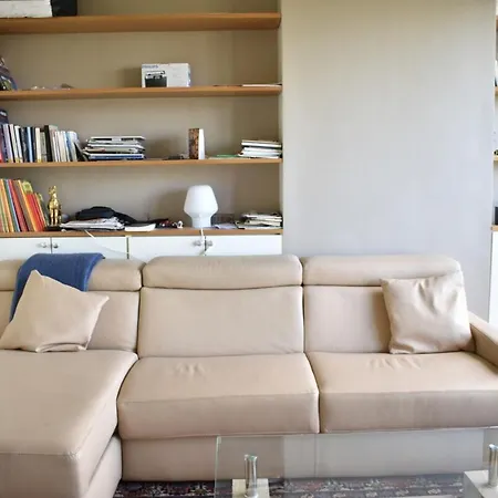Fully Renovated Bright With High View * Parigi